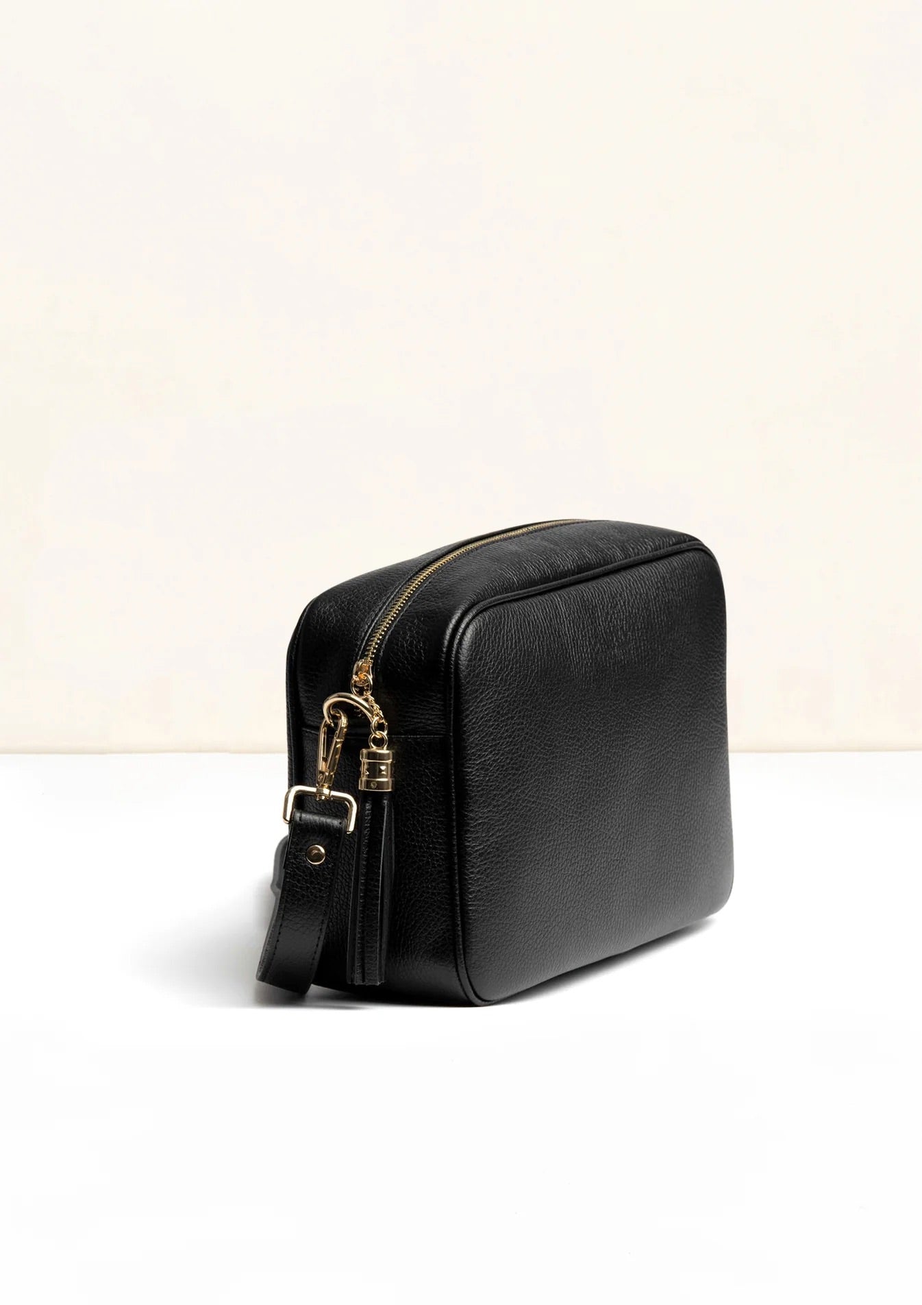 La Lupa - Allegra Black