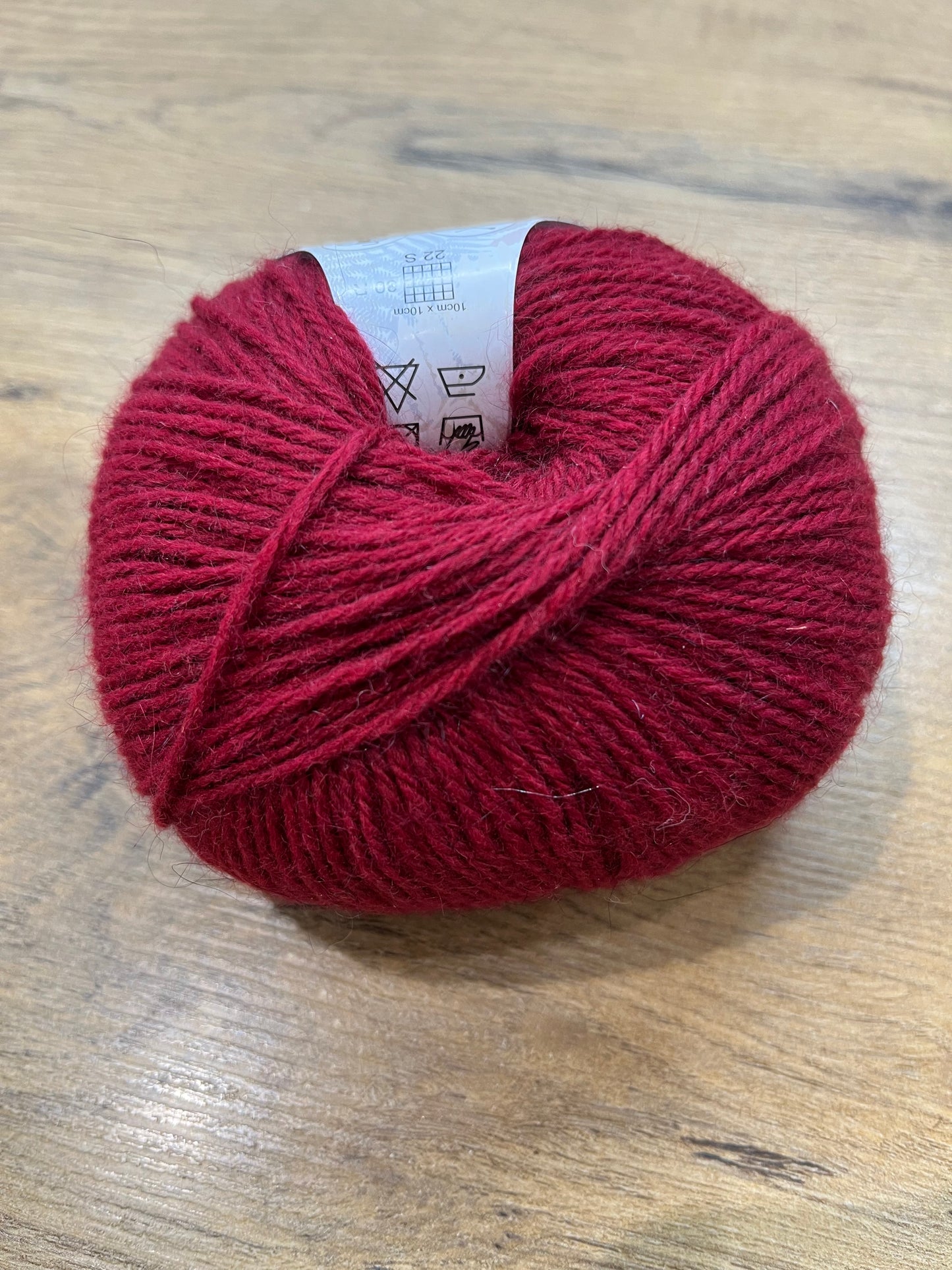 Purrino 8ply - Raspberry