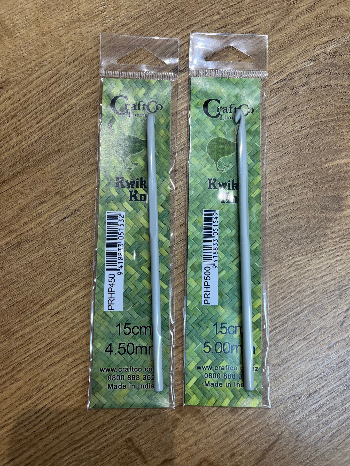 Crochet Hooks 15cm (4.50mm, 5.00mm)