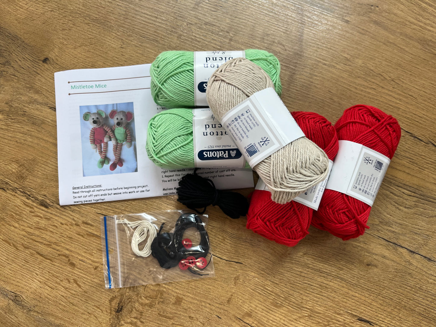Mistletoe Mice Knitting Kit