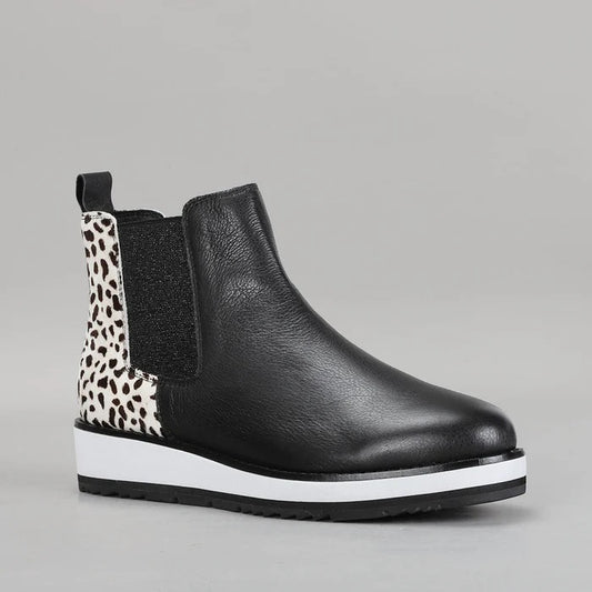 Le Sansa Stow - Black Snow Pony Boot