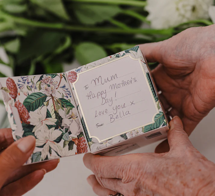 Peppermint Grove Candle - Velvet Petals & Tuberose