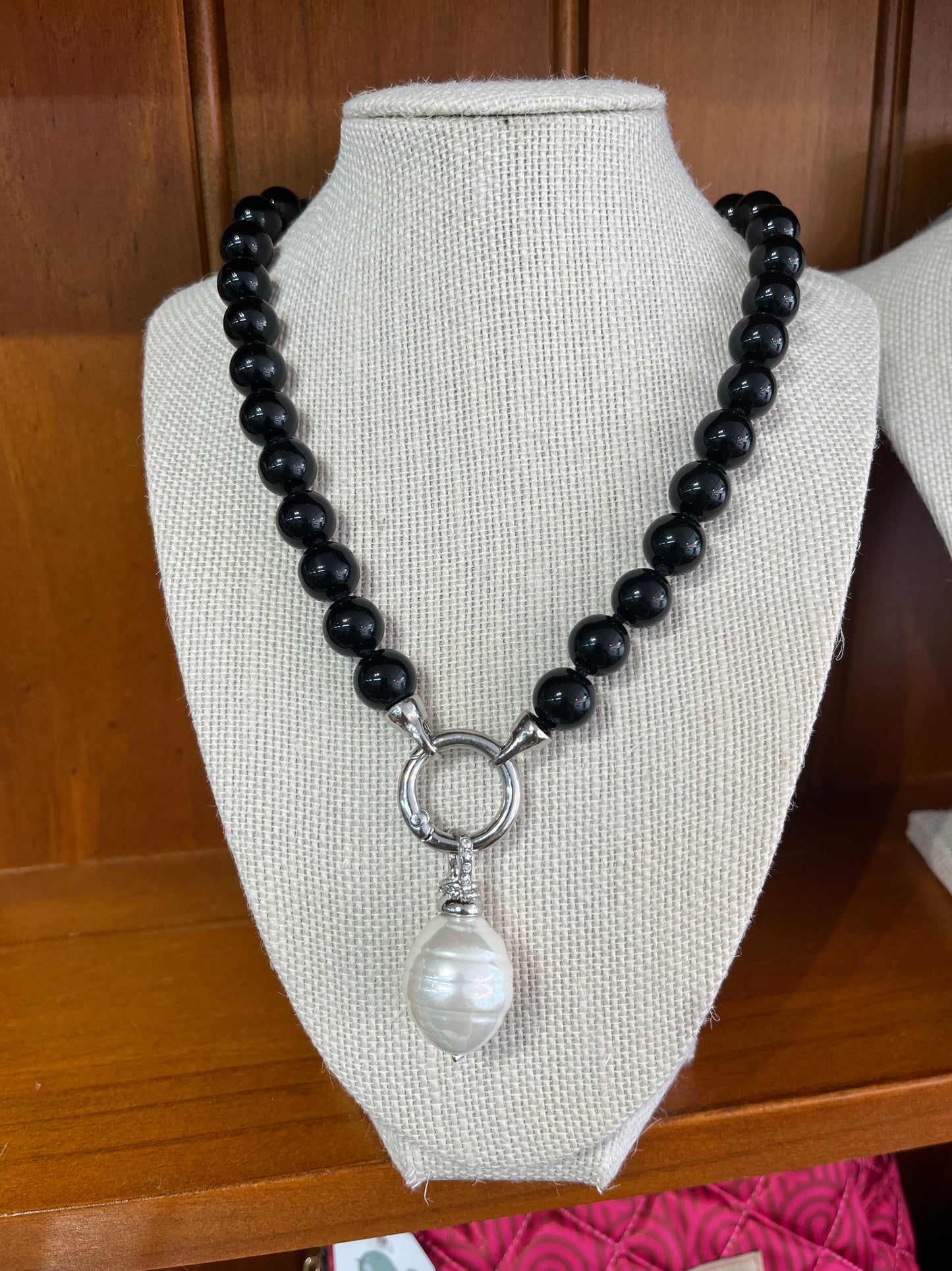 Glass Pearl Necklace - Black