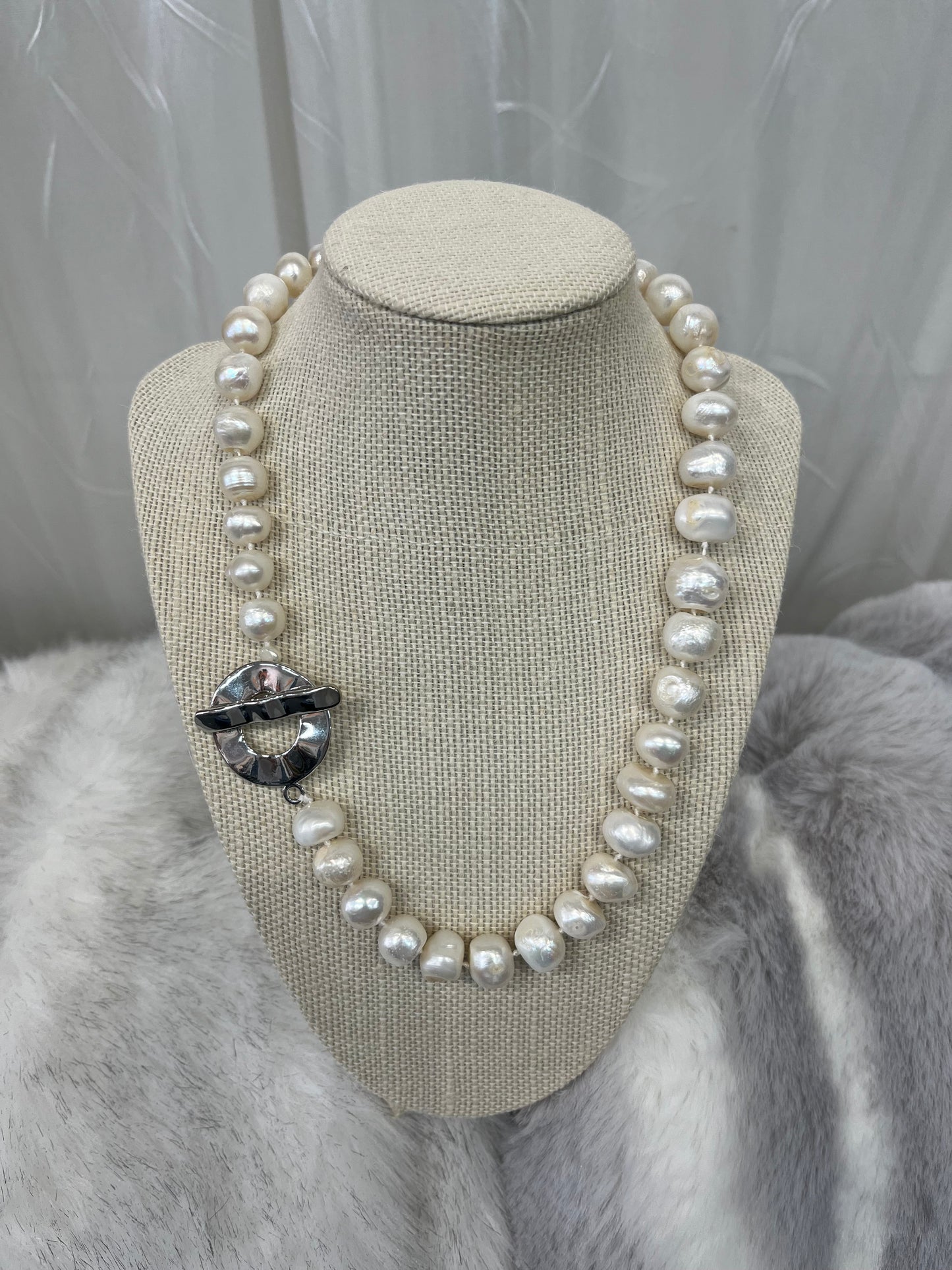 Genuine Freshwater Pearl Necklace - Cream