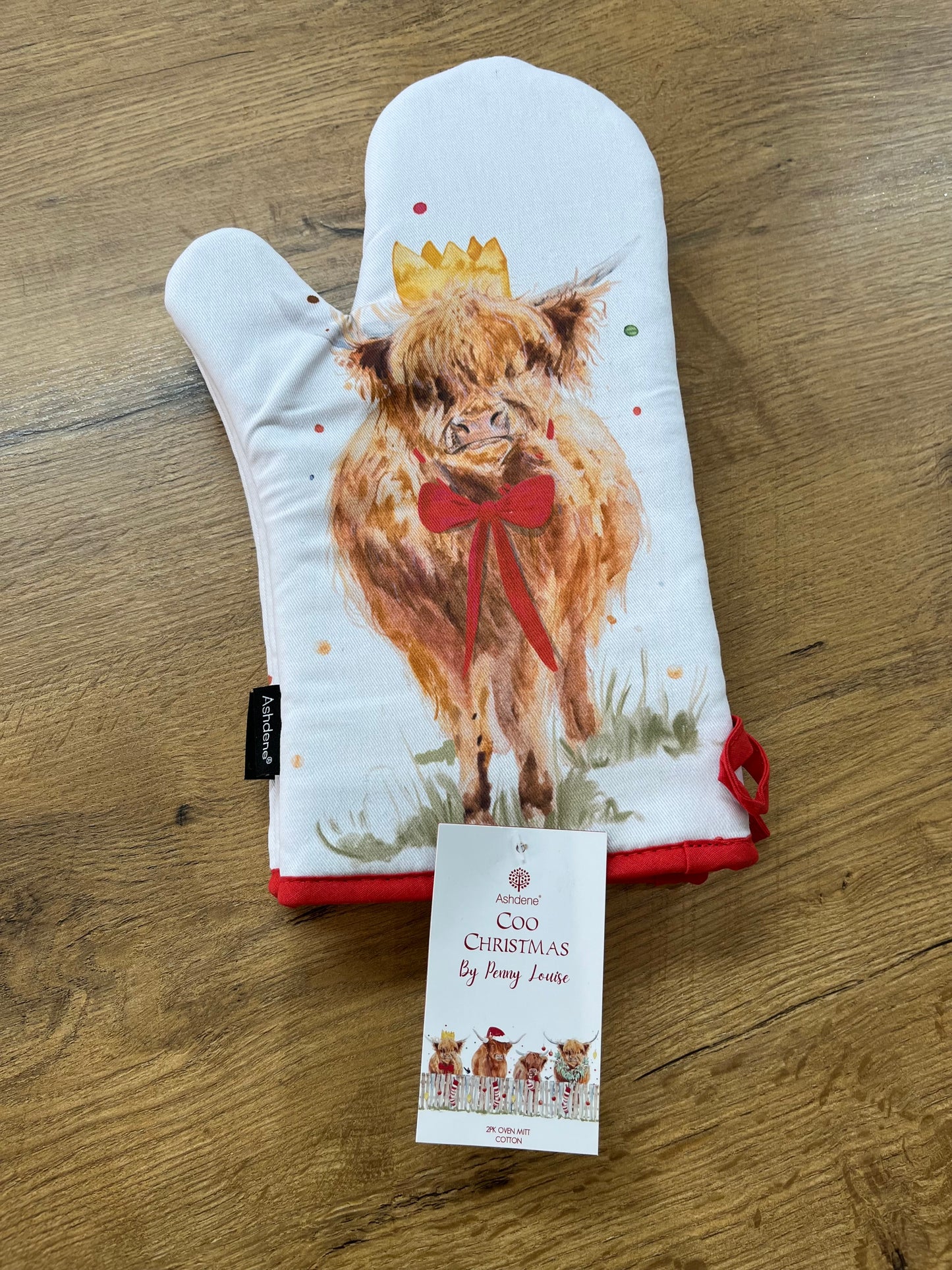 Highland Coo Christmas Oven Mitts
