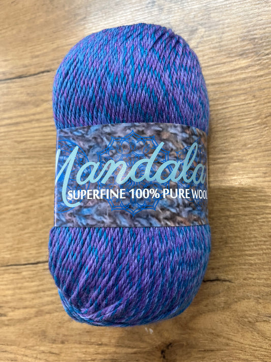 Mandala 8 ply – 810