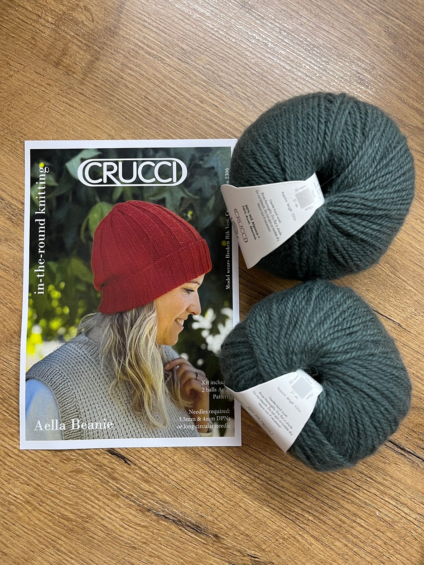 Crucci Aella Beanie Knitting Kit - Hunter