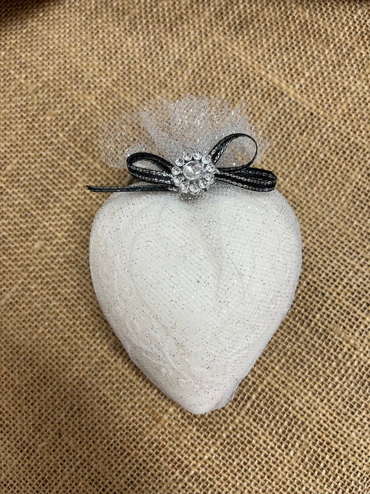 Papyrus Essentials - Honeysuckle Heart Soap