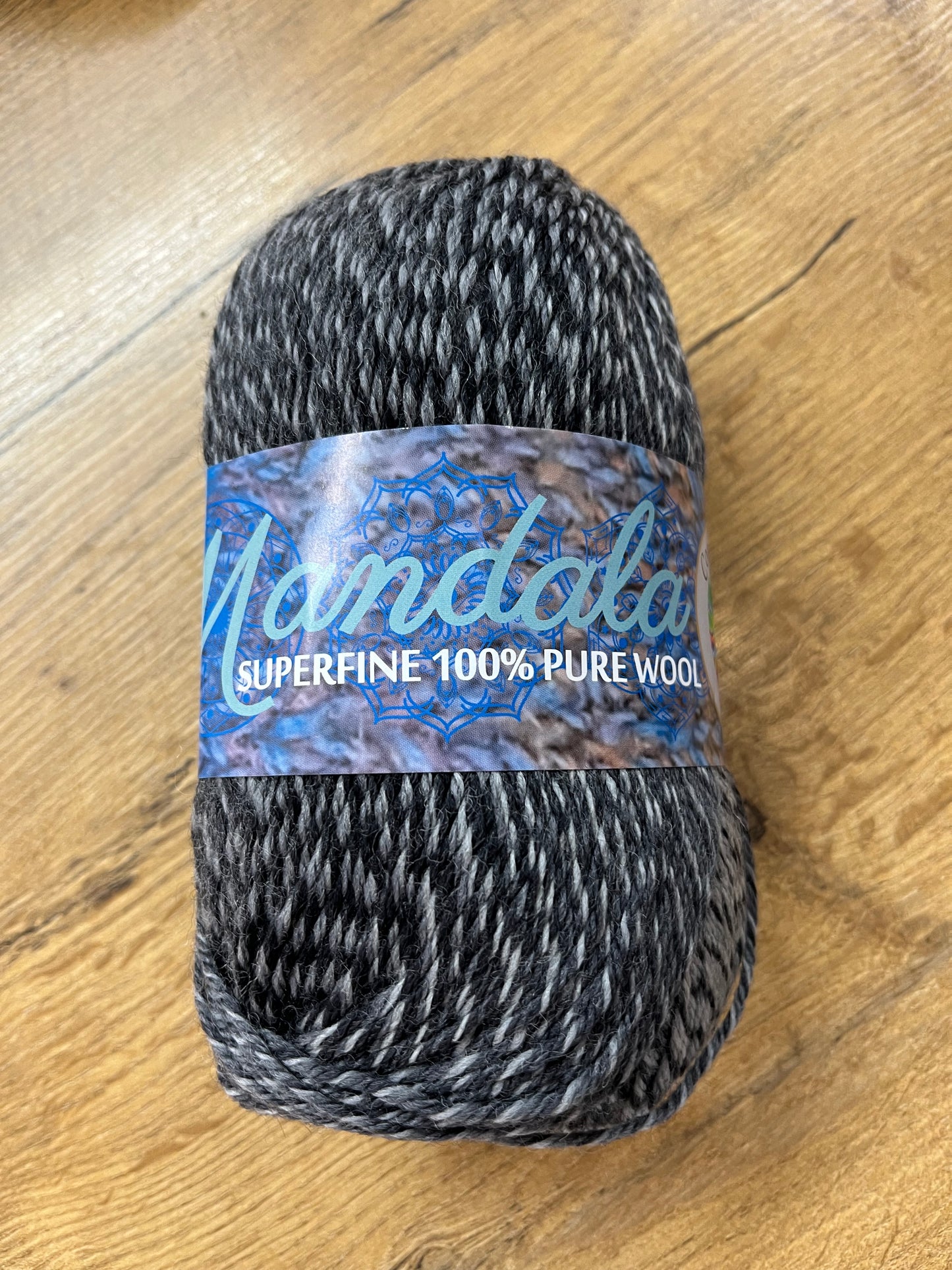 Mandala 8 ply – 807
