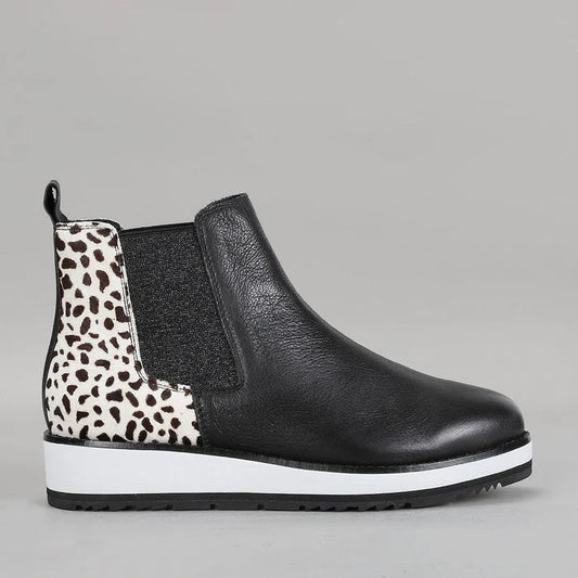 Le Sansa Stow - Black Snow Pony Boot